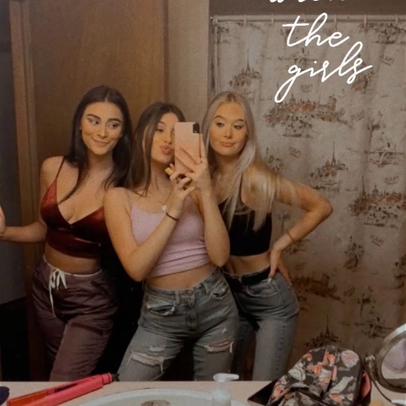 Meet your Posher, Sarah - Picture 1 of 1